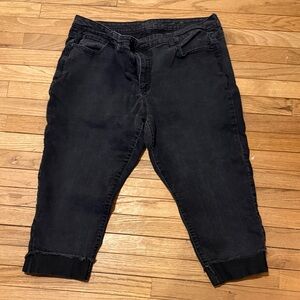 Jennifer Lopez Black Capri Denim Pants